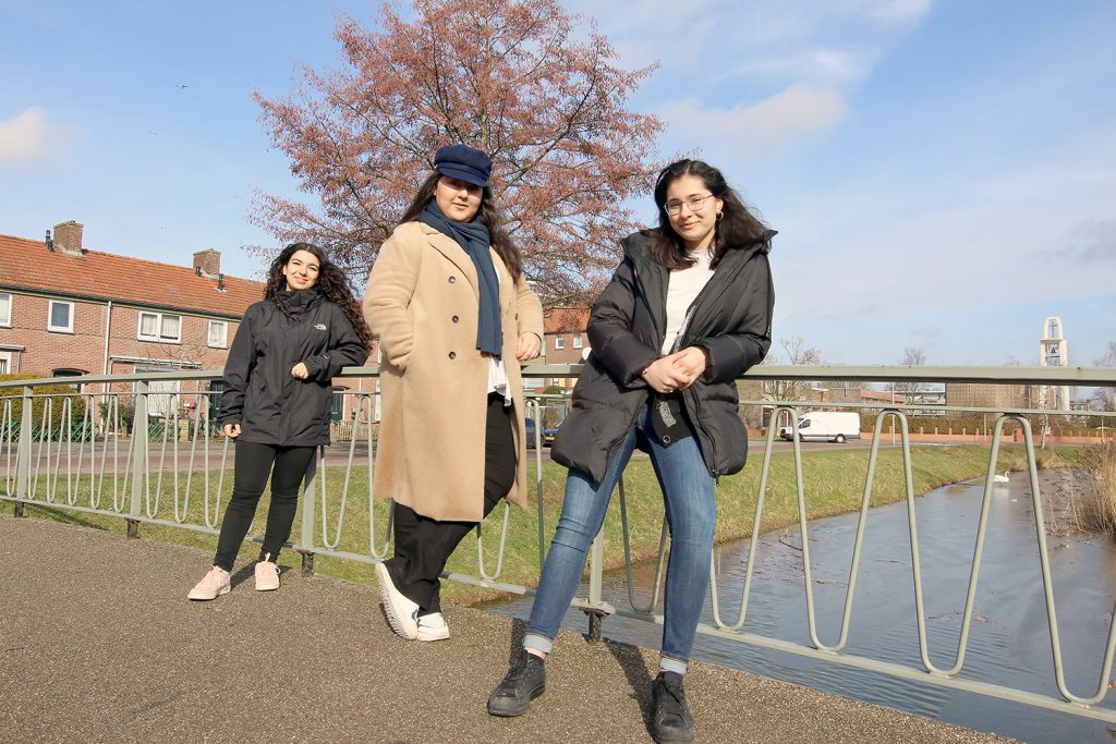 debatteren in malburgen door jeugdwijkraad en jongeren